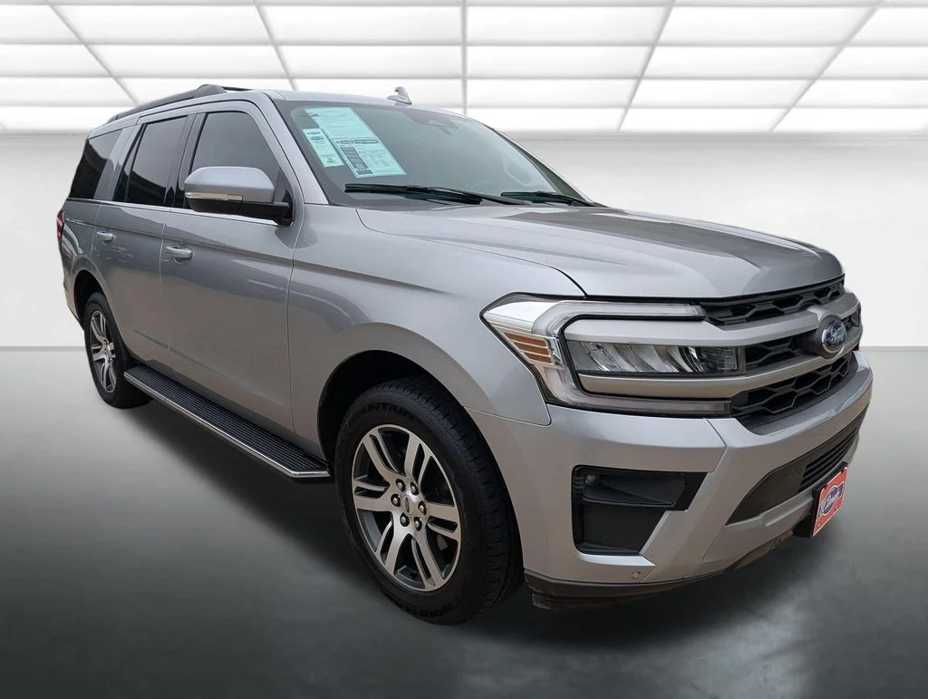 2023 Ford Expedition XLT's photo