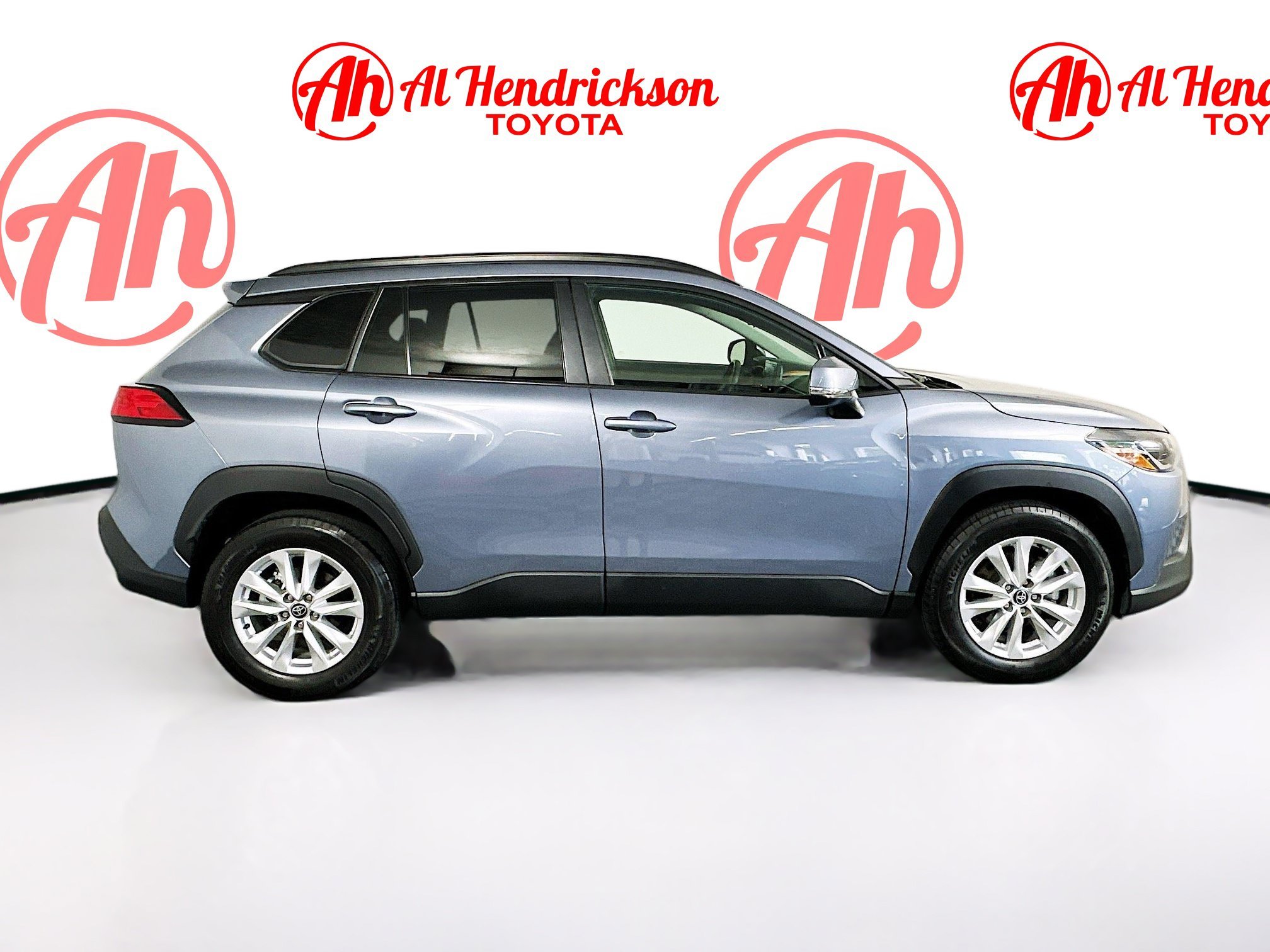 Used 2022 Celestite Toyota LE image 2