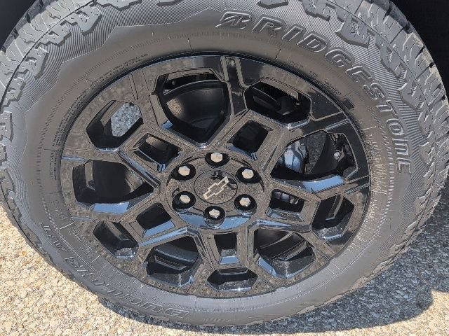 New 2026 Sterling Gray Metallic Chevrolet Trail Boss image 23