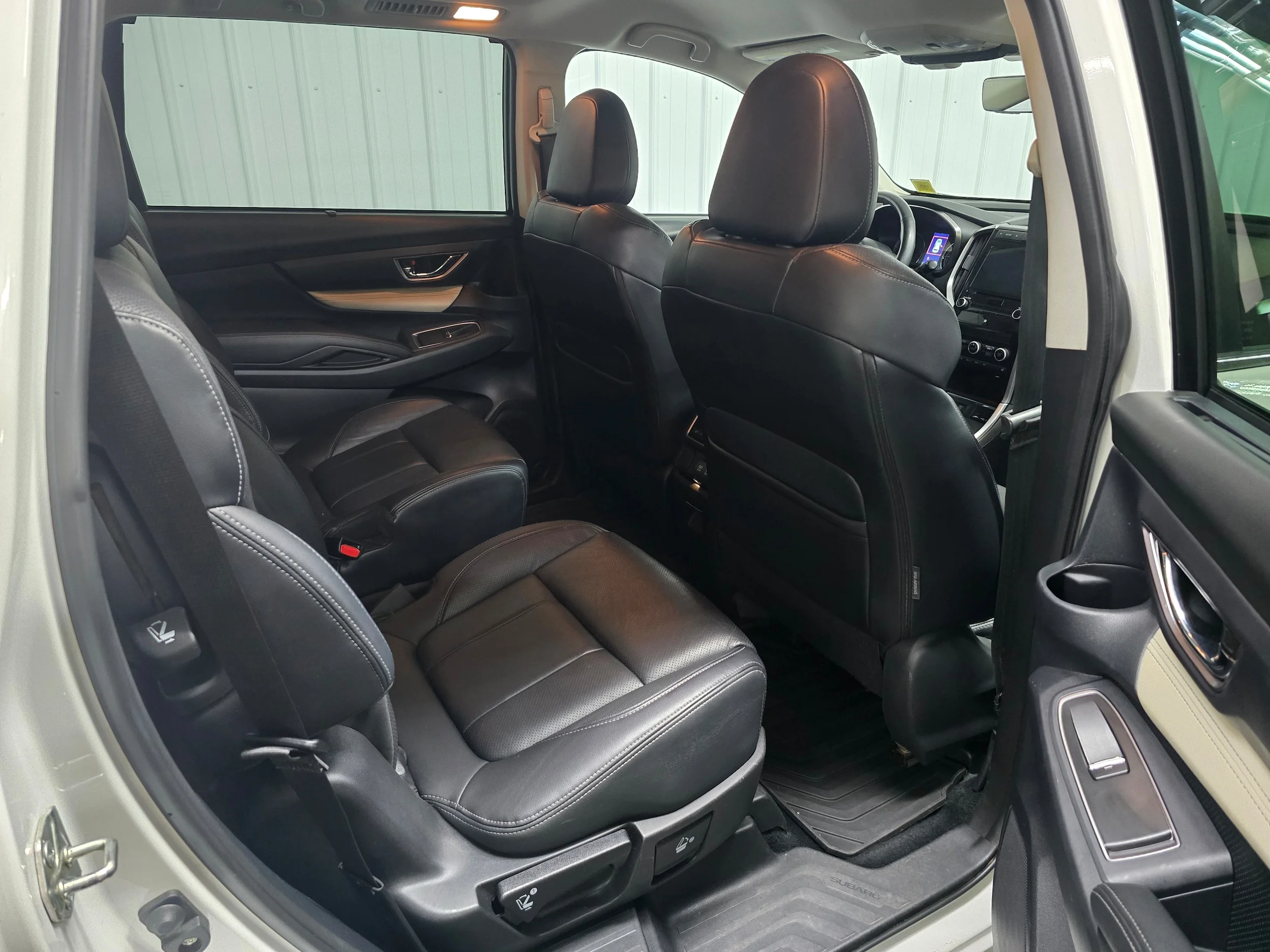Used 2019 Crystal White Pearl Subaru Limited 7-Passenger image 21