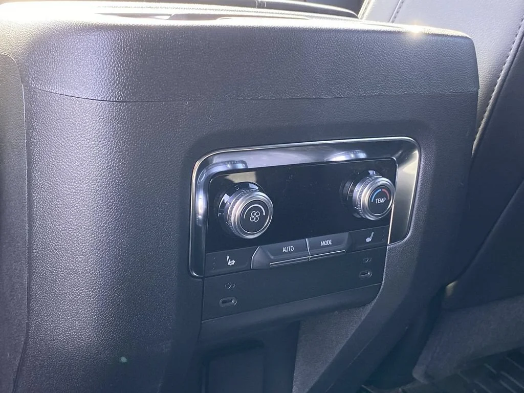 Used 2026 Onyx Black GMC Elevation image 38