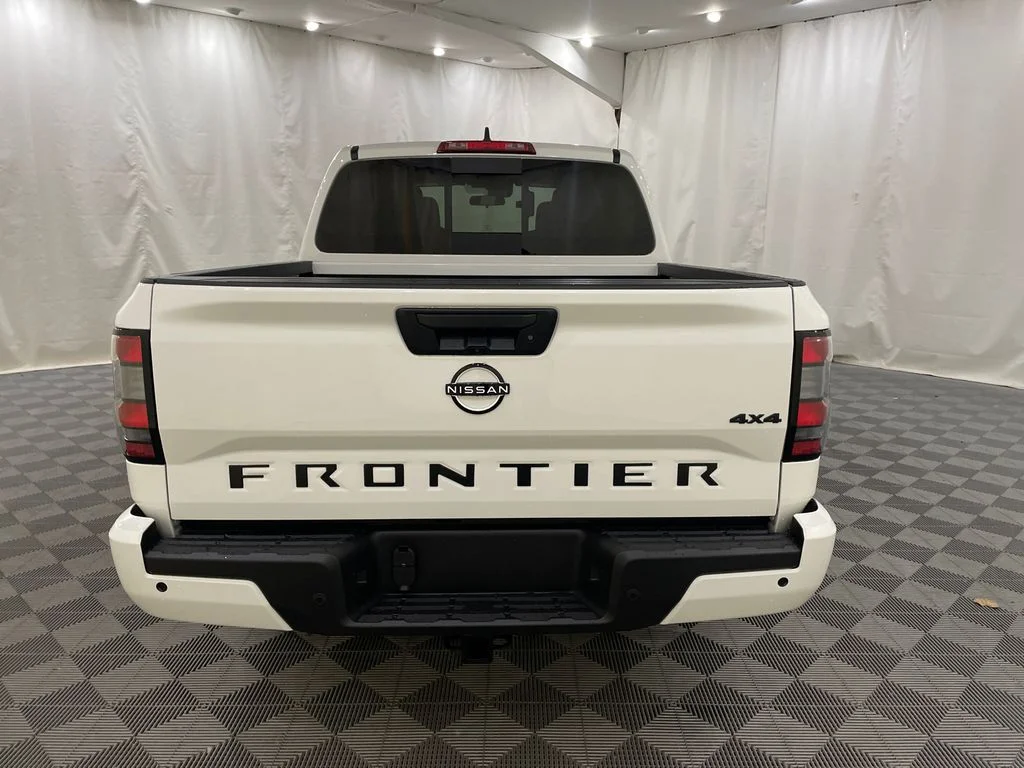 New 2026 Glacier White Nissan Crew Cab SV image 6