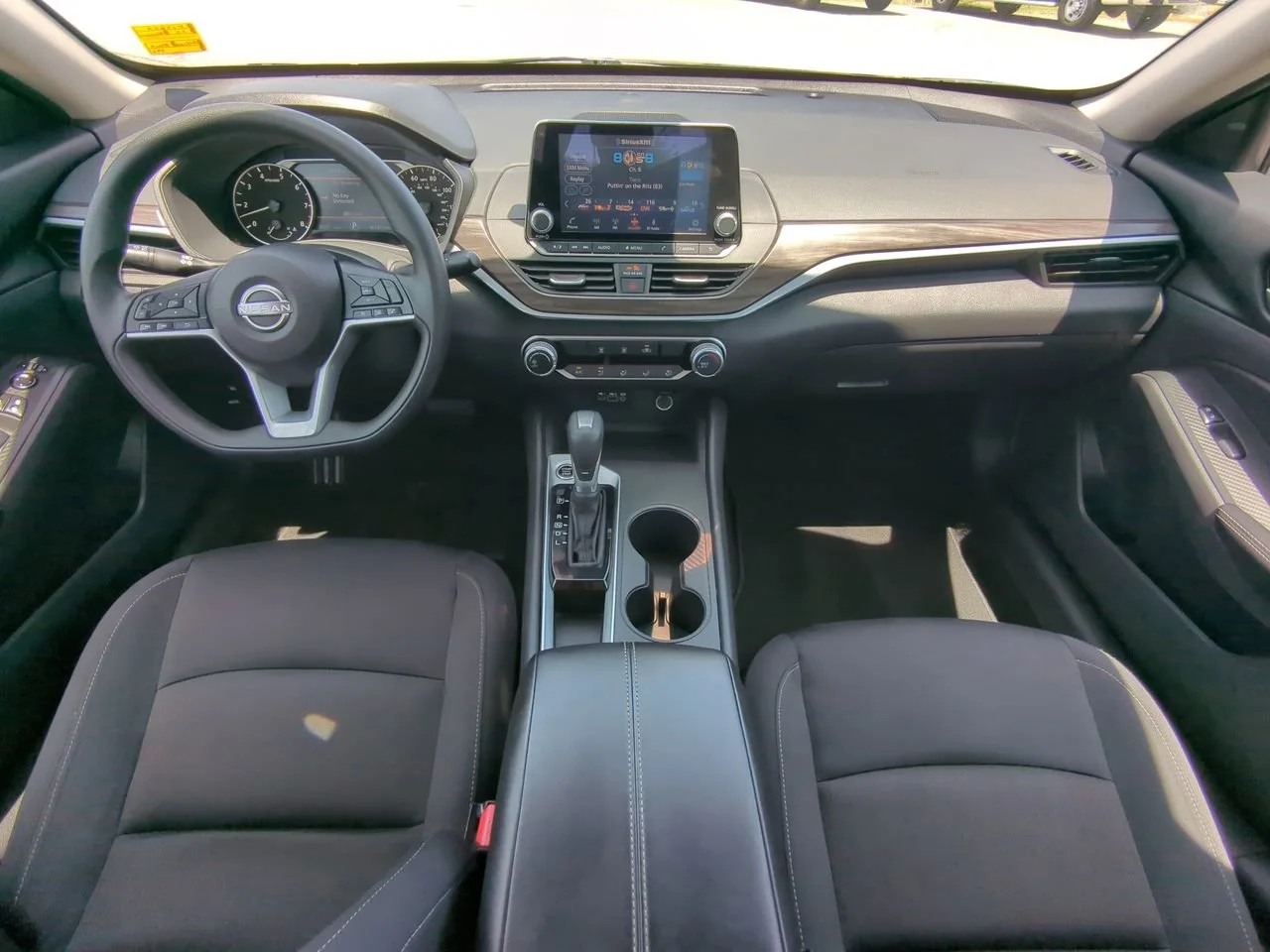 2025 Nissan Altima SV - Photo 12