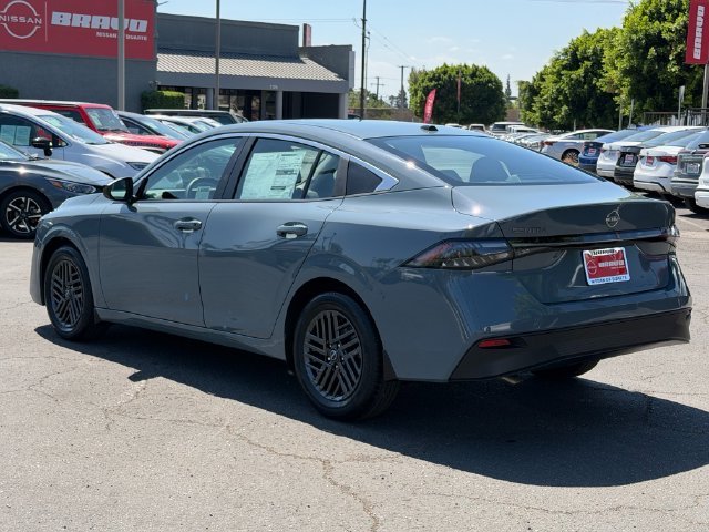 New 2027 Atlantic Gray Metallic Nissan SV image 5