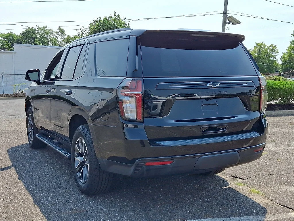 Used 2023 Black Chevrolet Z71 image 9