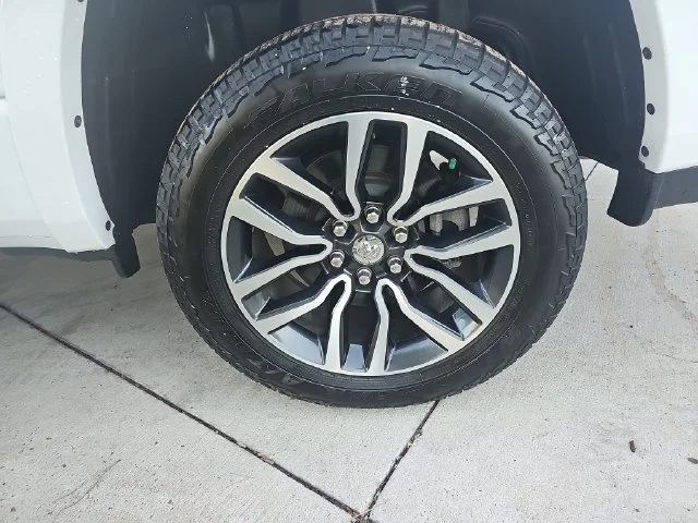 Used 2025 White Ram Limited image 32