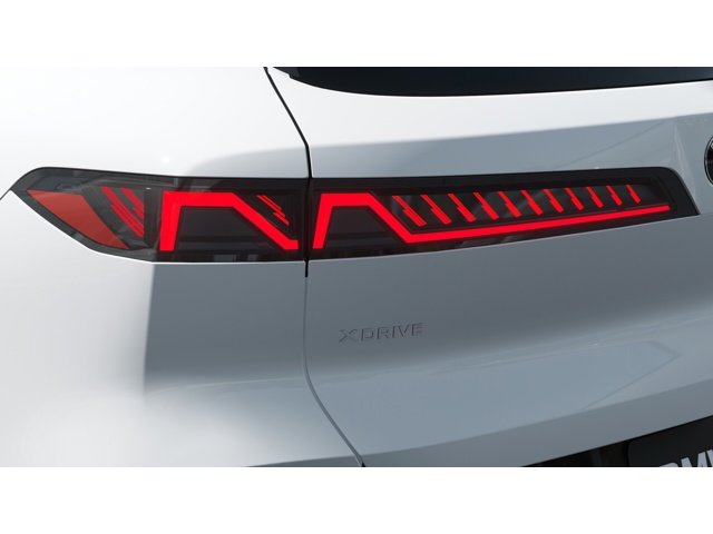 New 2027 Alpine White BMW  image 8