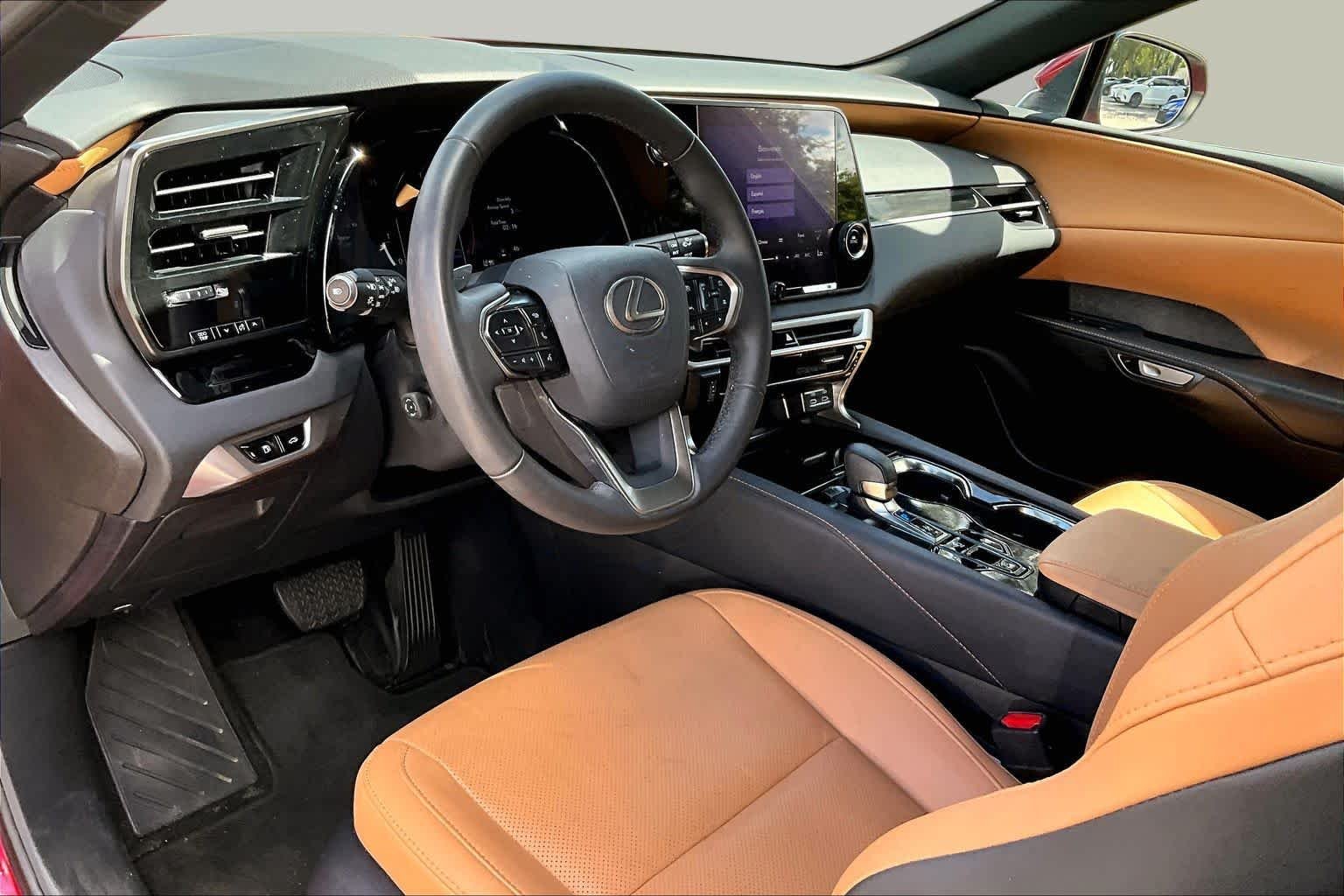 Used 2025 Matador Red Mica Lexus  image 18