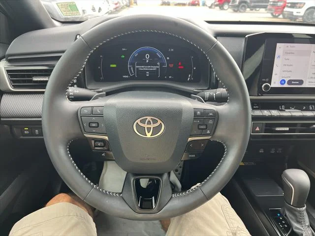 2025 Toyota Camry SE - Photo 28