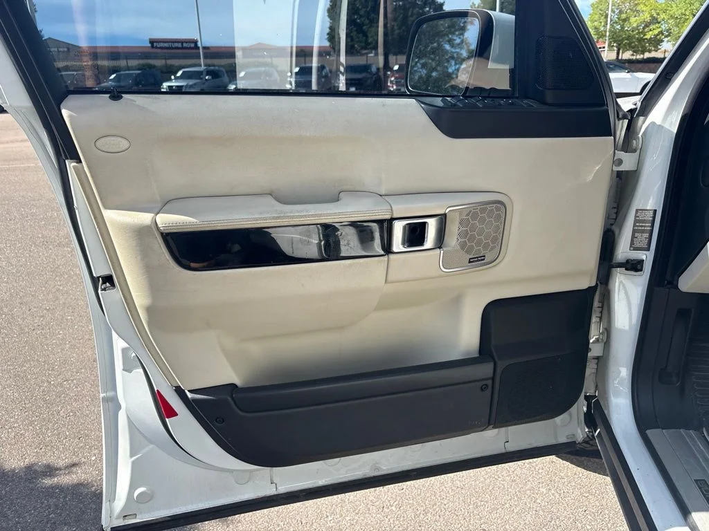 Used 2011  Land Rover Supercharged image 9