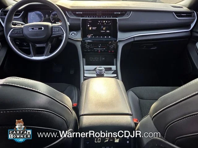 Used 2025 Black Jeep Altitude X image 9