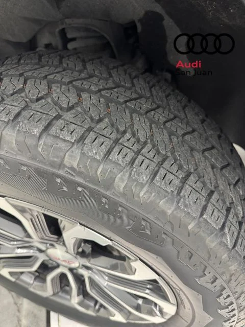 Used 2023 Silver GMC Denali image 7