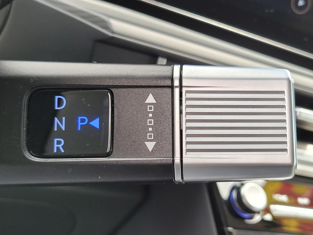 Certified Used 2025 Black Hyundai SEL image 23