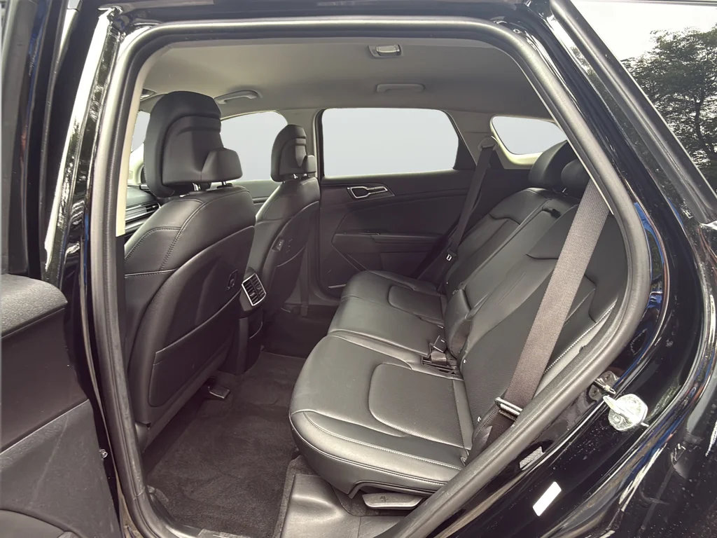 Used 2023 Black Kia EX image 15