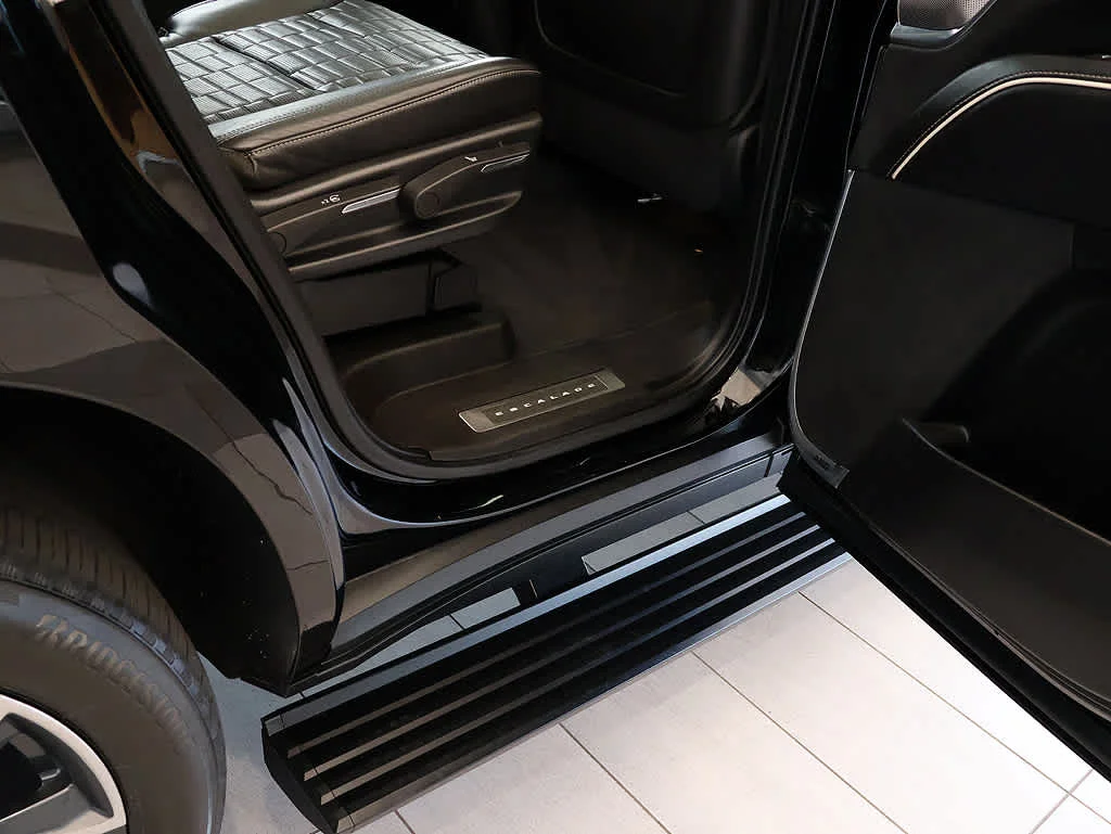 Used 2021 BLACK RAVEN Cadillac Sport Platinum image 36