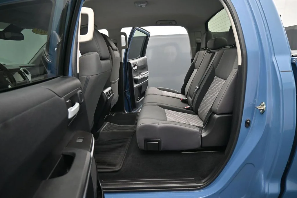 Used 2020 Blue Toyota SR5 image 15