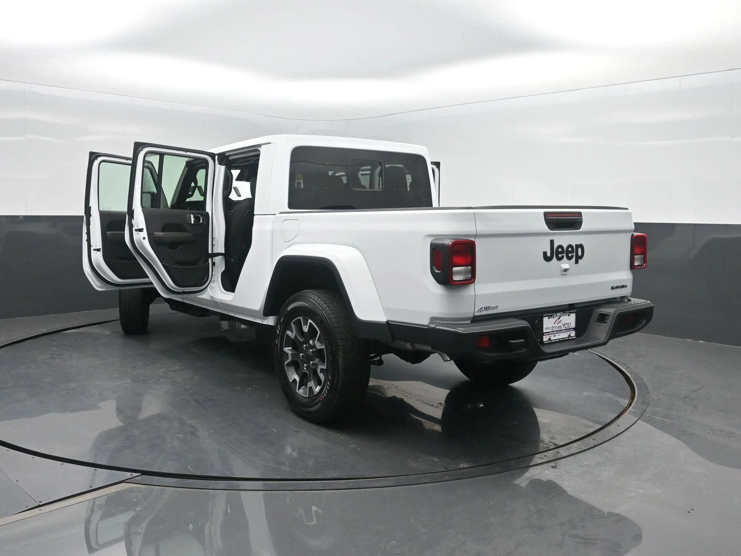 New 2026 Bright White Clear-Coat Exterior Paint Jeep Sahara image 45