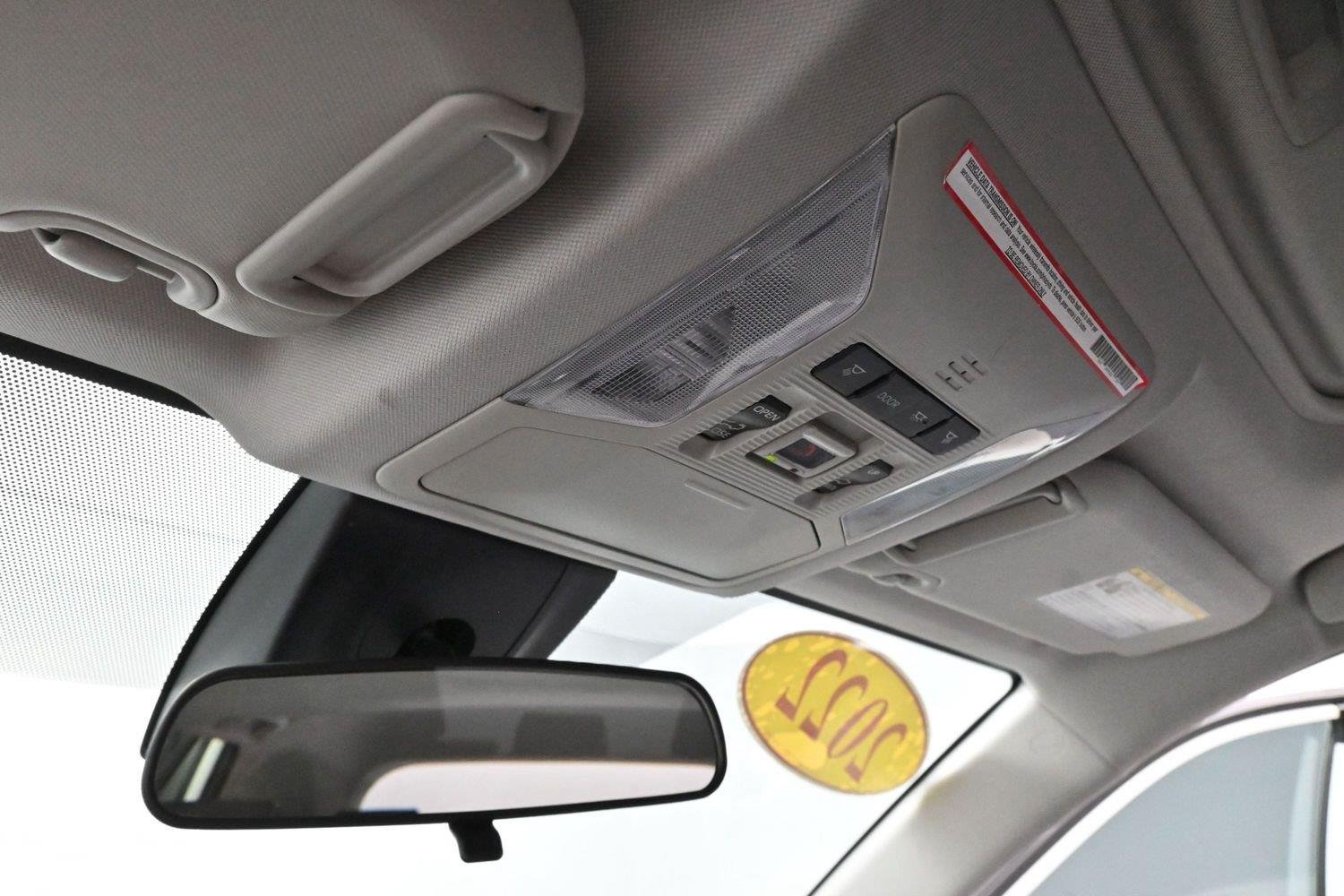 Used 2022 White Toyota XLE image 27