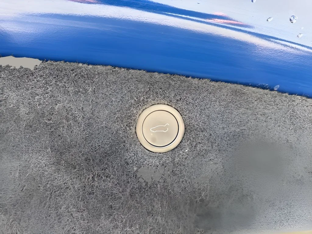 Used 2024  Tesla Base image 31