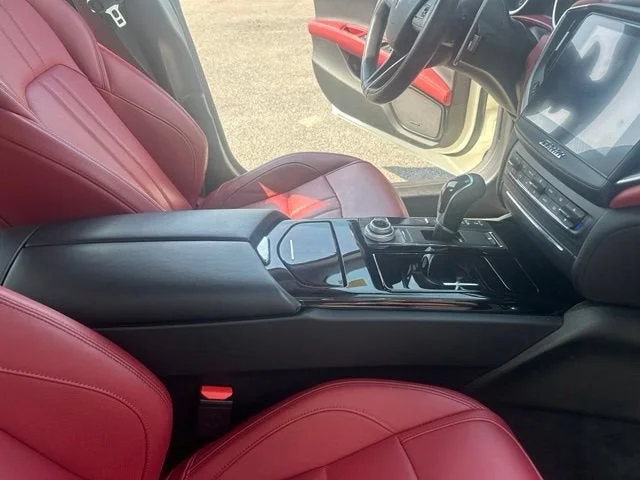 Used 2018 Bianco Maserati S Q4 GranSport image 26