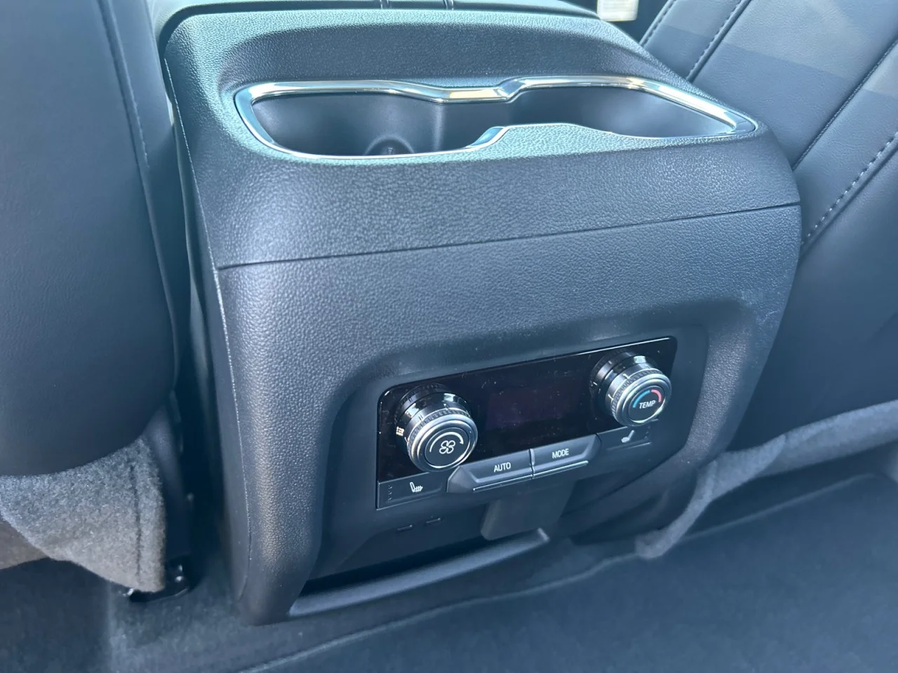 New 2026 Sterling Metallic GMC Elevation image 21