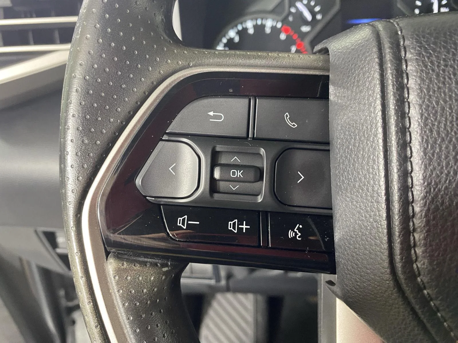 Used 2022 Celestial Silver Metallic Toyota SR5 image 13
