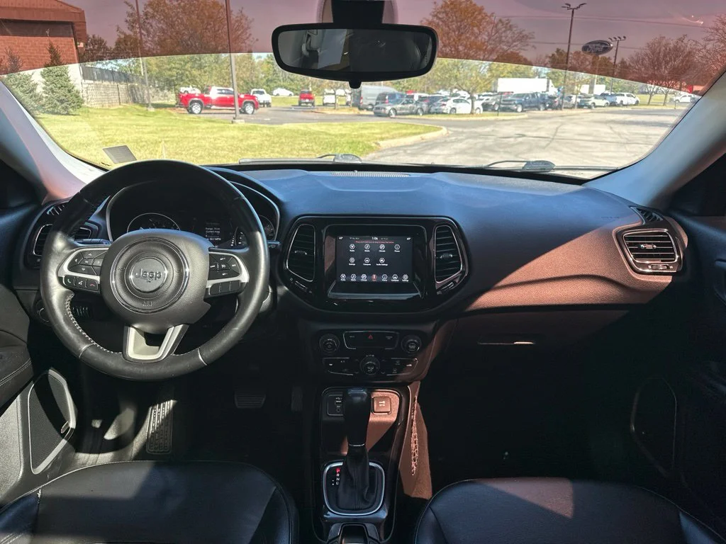 Used 2021 Diamond Black Jeep Latitude image 12