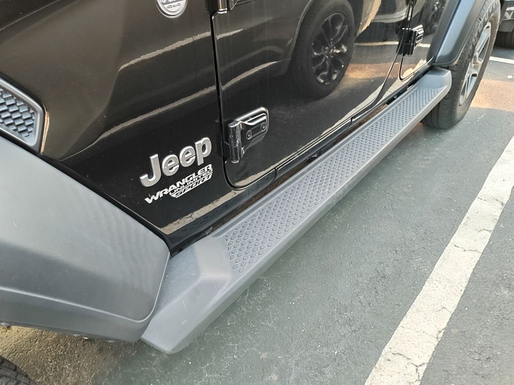 Used 2018 Black Jeep Unlimited Sport S image 3