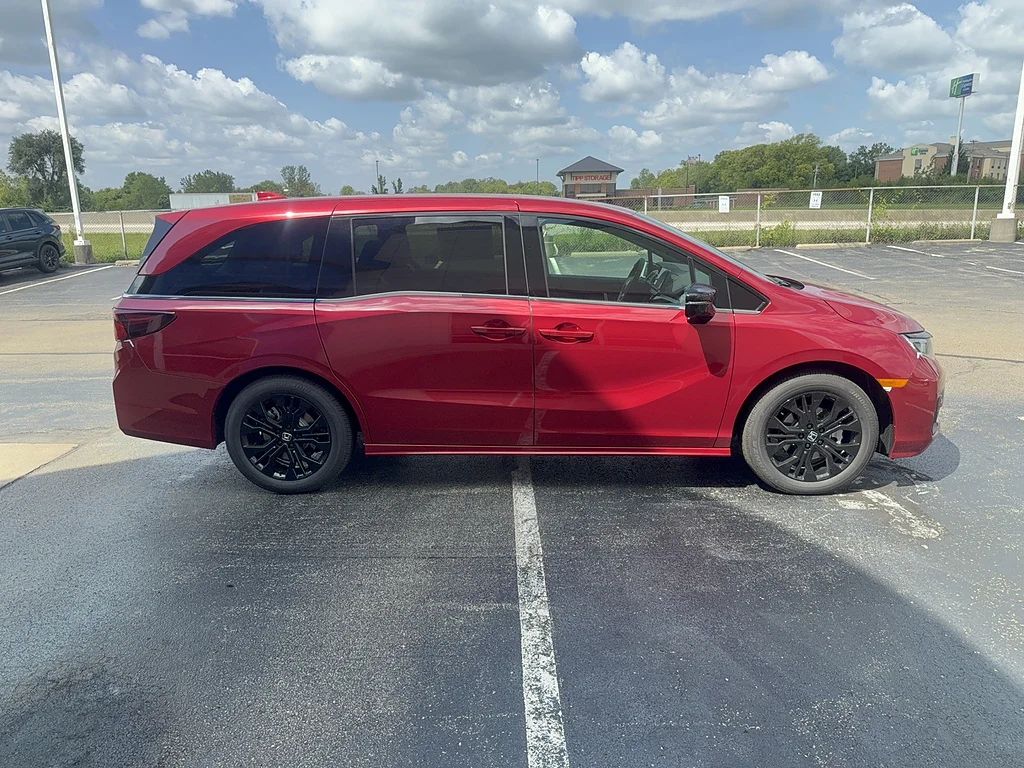 New 2026 Radiant Red Metallic II Honda Sport-L image 4