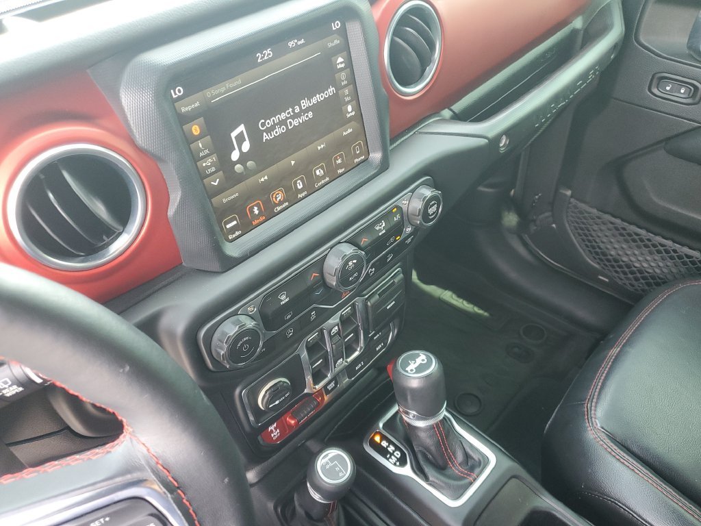 Used 2018 Gray Jeep Unlimited Rubicon image 17