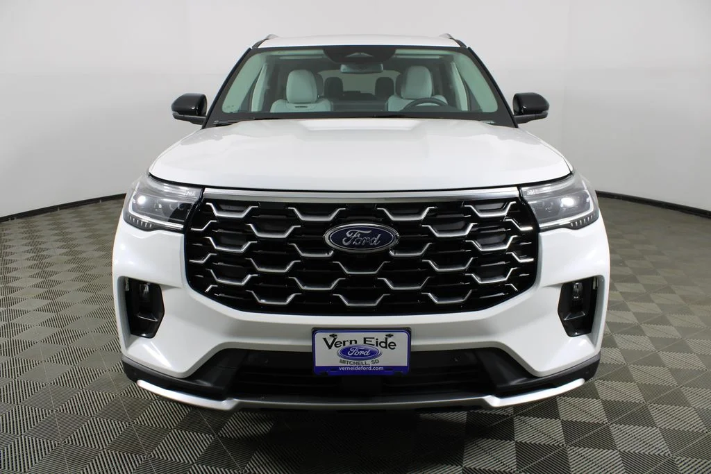 New 2026 White Ford Platinum image 2