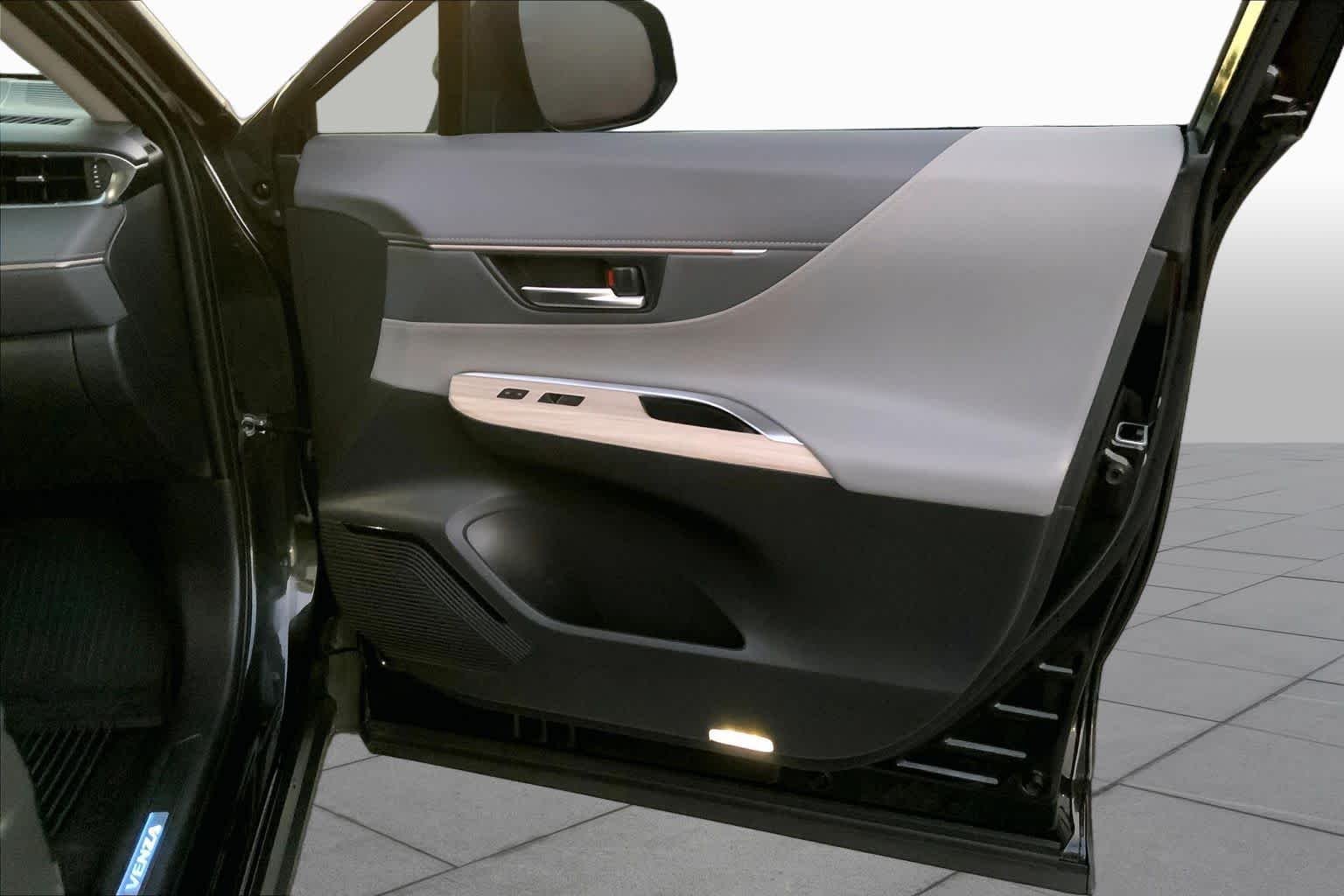 Used 2024 Titanium Glow Toyota LE image 20