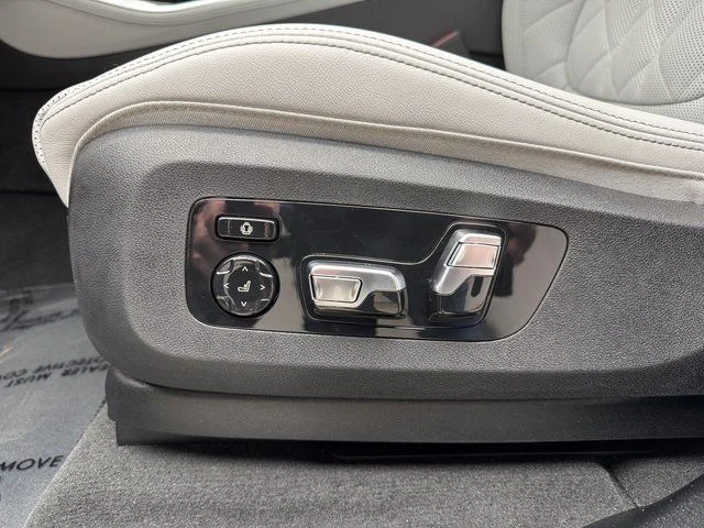 Used 2026 Gray BMW xDrive40i image 10