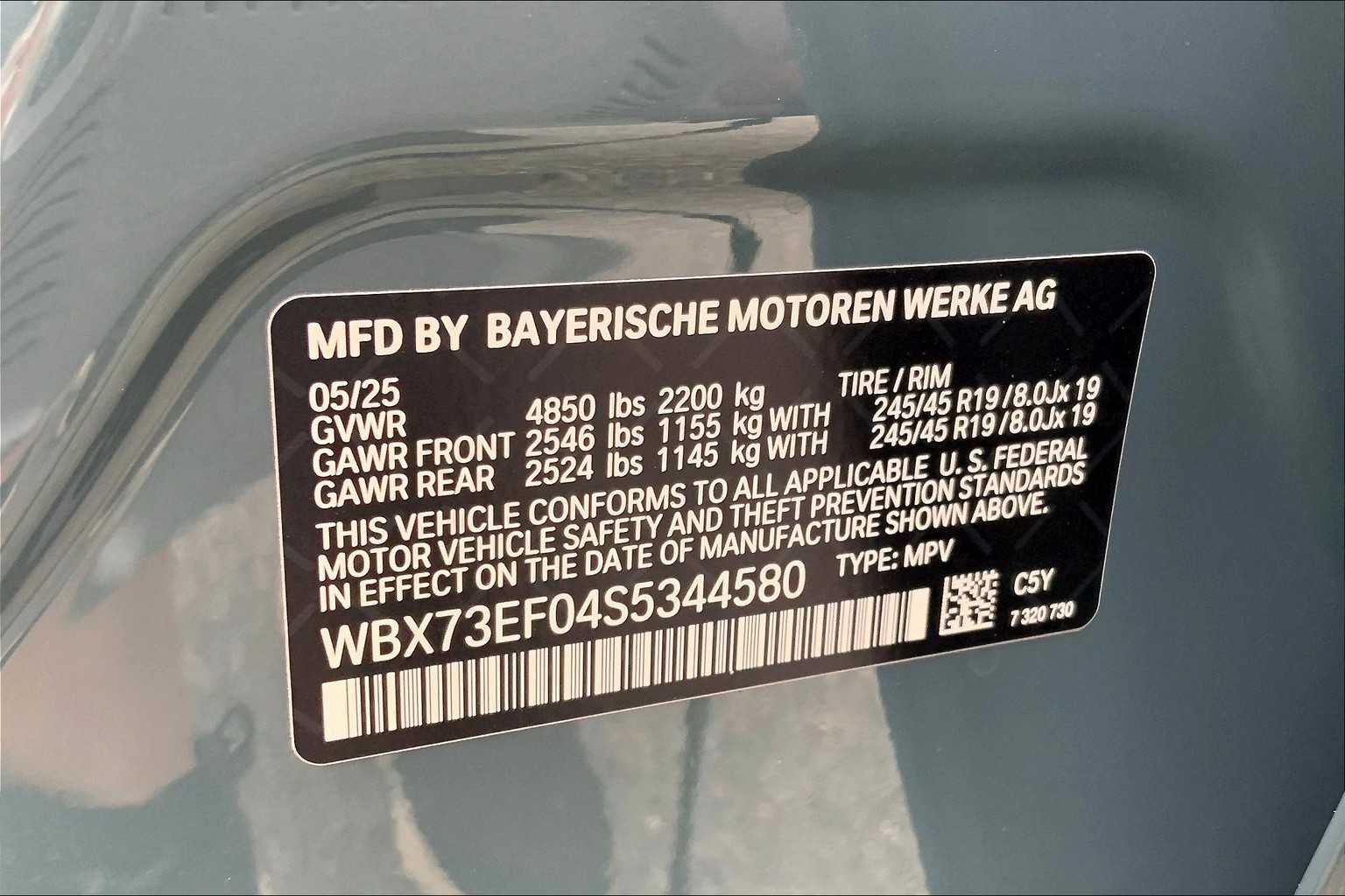 Certified Used 2025 Cape York Green Metallic BMW xDrive28i image 19