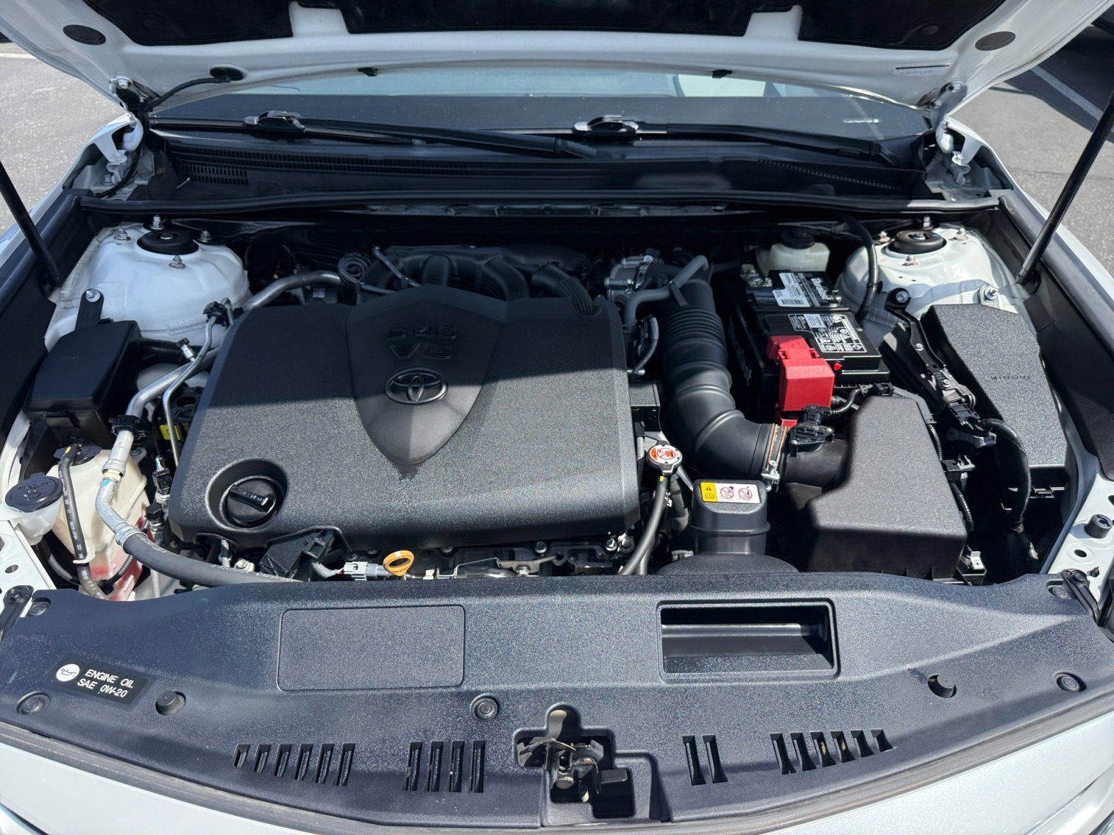 Used 2018 Pearl Toyota XSE V6 image 20