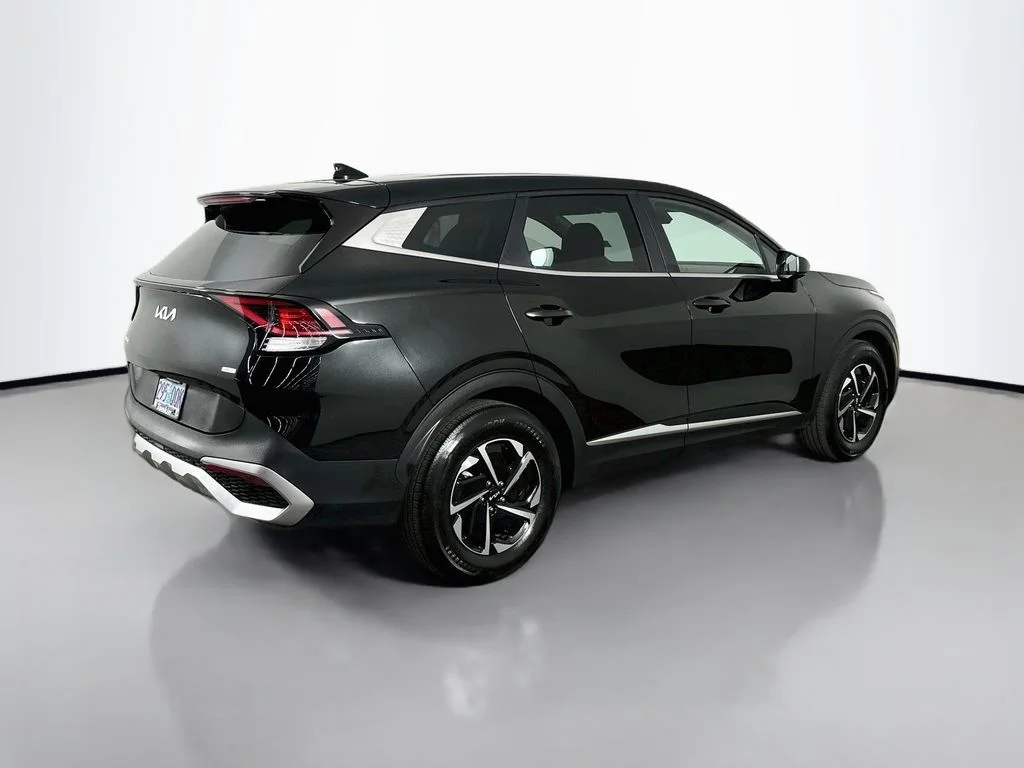 Used 2025 Fusion Black Kia LX image 8