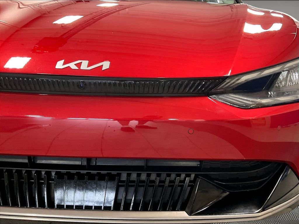 Used 2022 Red Kia Wind image 32