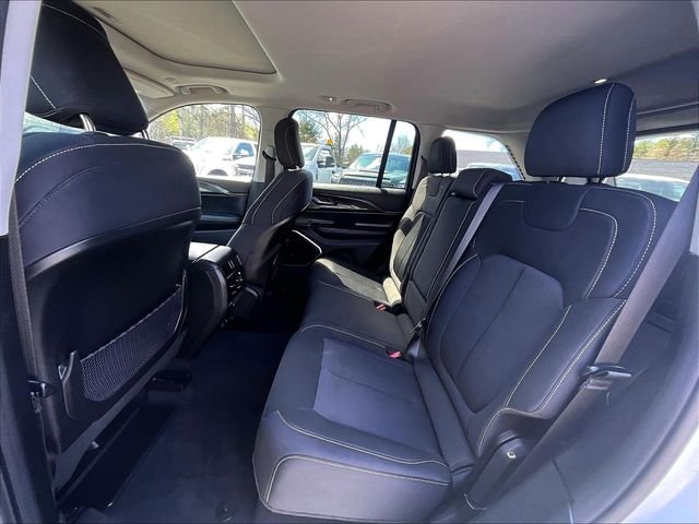 Used 2022 White Jeep Laredo image 22