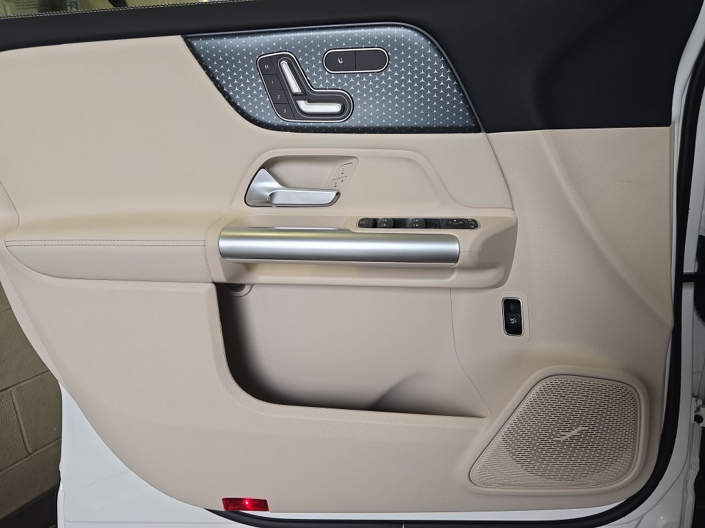 Certified Used 2026 White Mercedes-Benz GLA 250 image 27