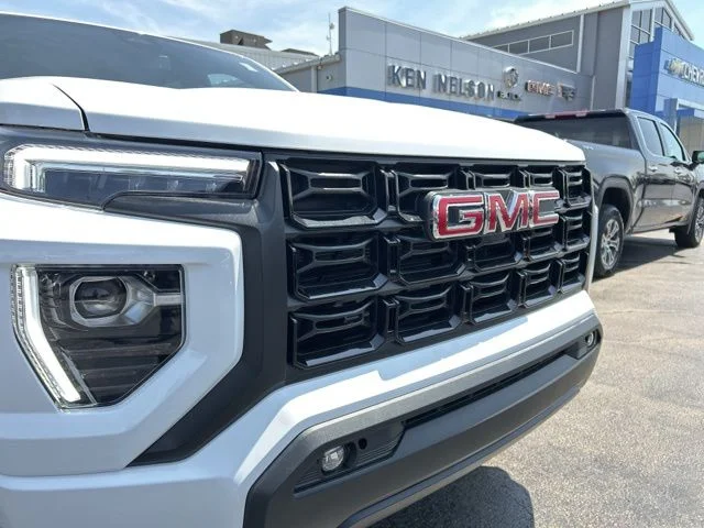 New 2026 Summit White GMC Elevation image 4