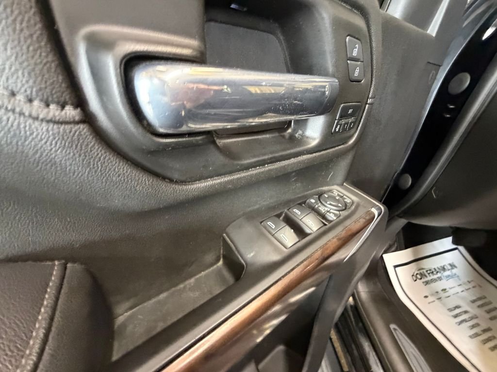 Used 2021 Black GMC SLT image 9