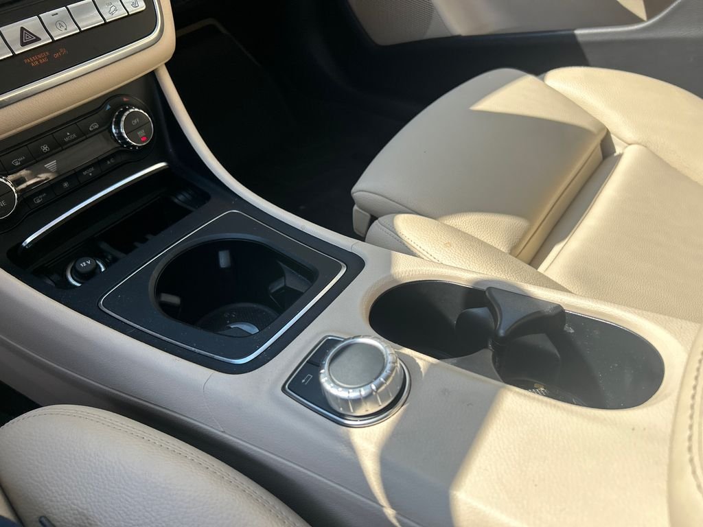 Used 2018 Black Mercedes-Benz GLA 250 image 18