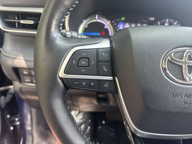 Used 2022  Toyota Platinum image 19