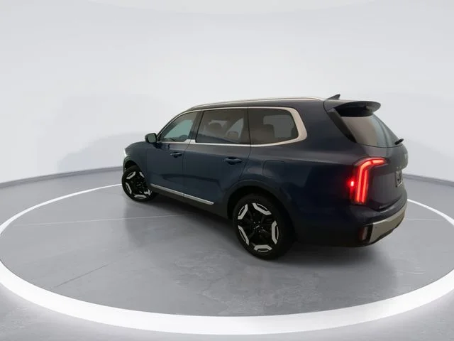 Used 2024 Black Kia EX image 4