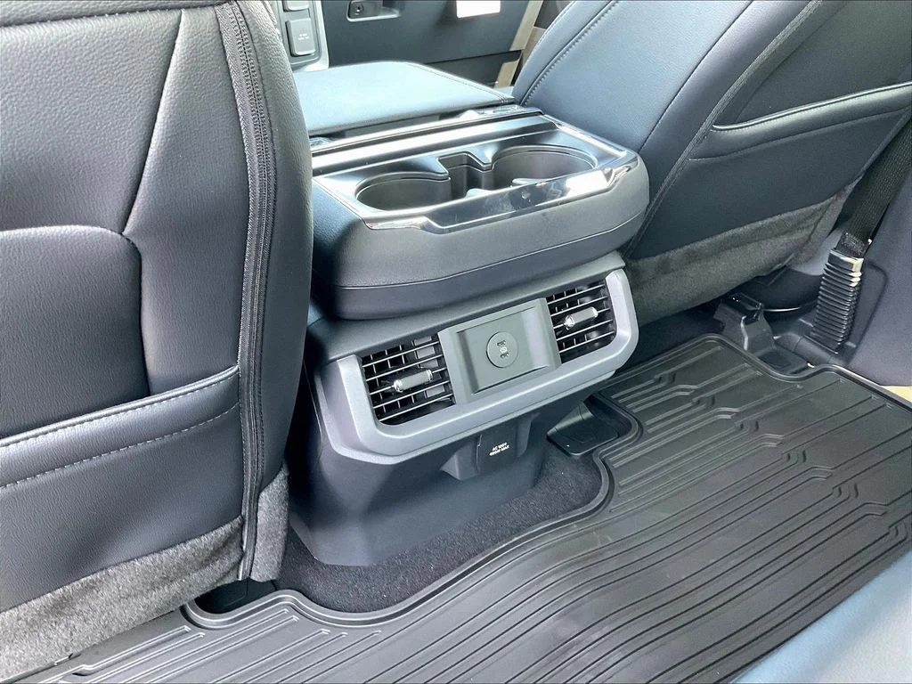 New 2026 Avalanche Ford Lariat® image 18