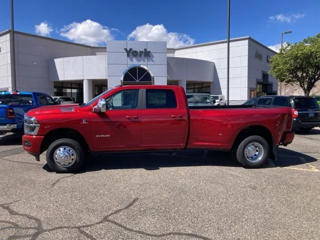 New 2026 Molten Red Pearl-Coat Exterior Paint RAM Laramie image 1