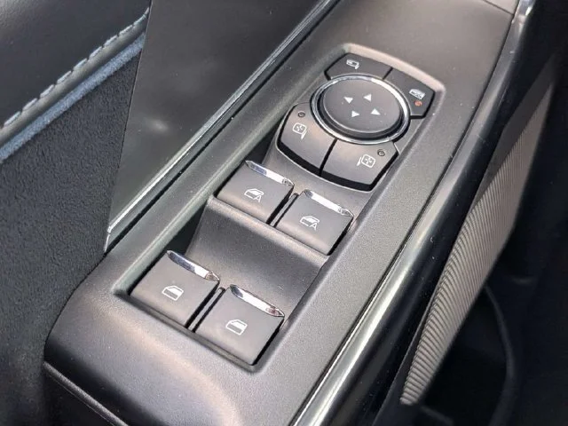 Used 2025 Silver Ford Platinum image 23