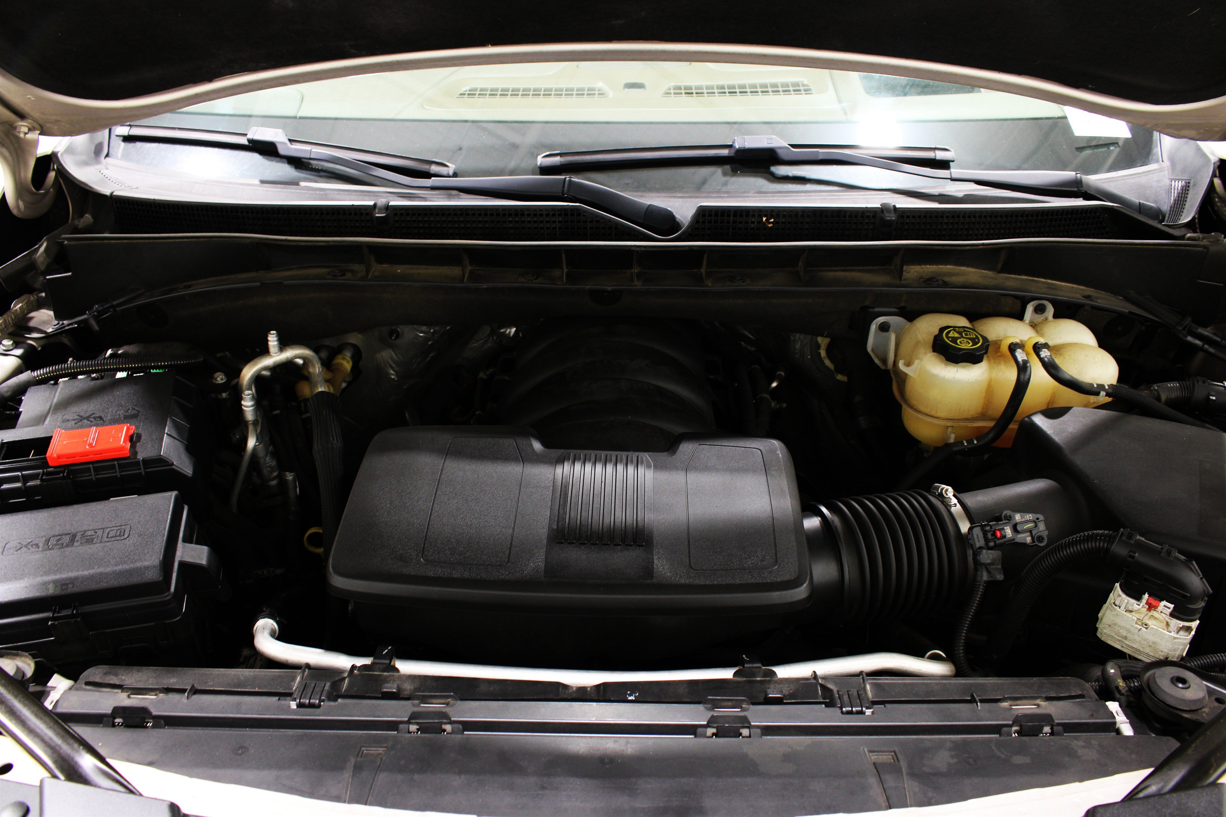 Used 2023 Pearl Beige Metallic GMC Denali image 42