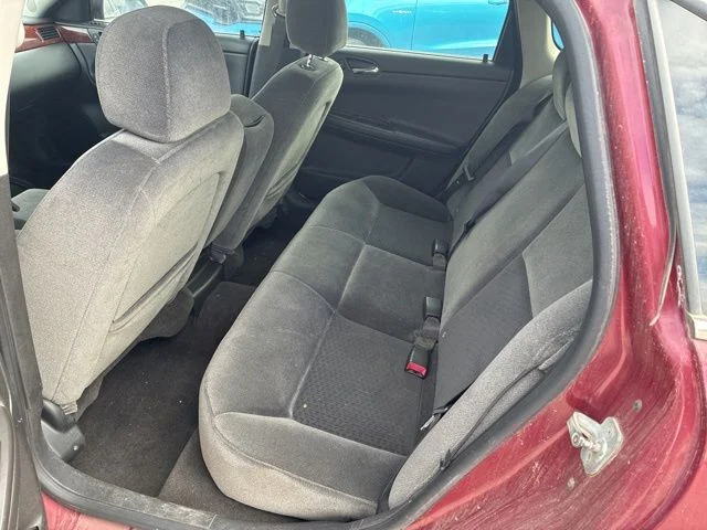 Used 2006 Red Chevrolet LT image 11
