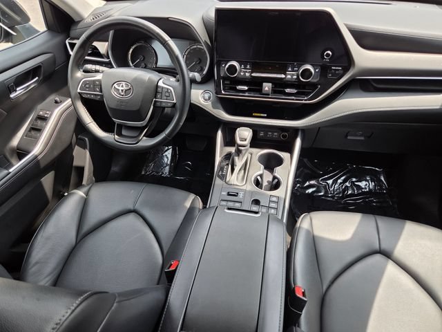 Used 2023 Magnetic Gray Metallic Toyota XLE image 27
